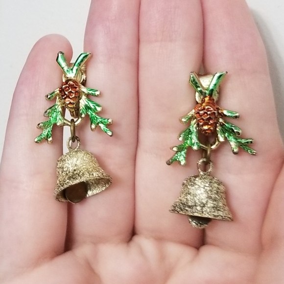 Vintage Jewelry - Fun vtg jingle bell earrings w damaged brooch